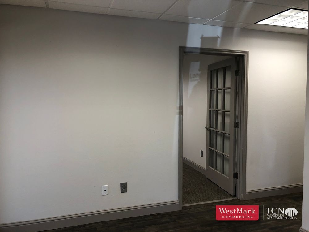 Remodeled Office Suite for Lease : 8207 Ithaca Ave, Lubbock, TX 79423